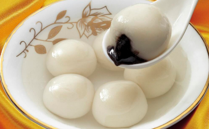 速冻汤圆怎么煮才熟透（速冻汤圆冷水煮还是热水煮）